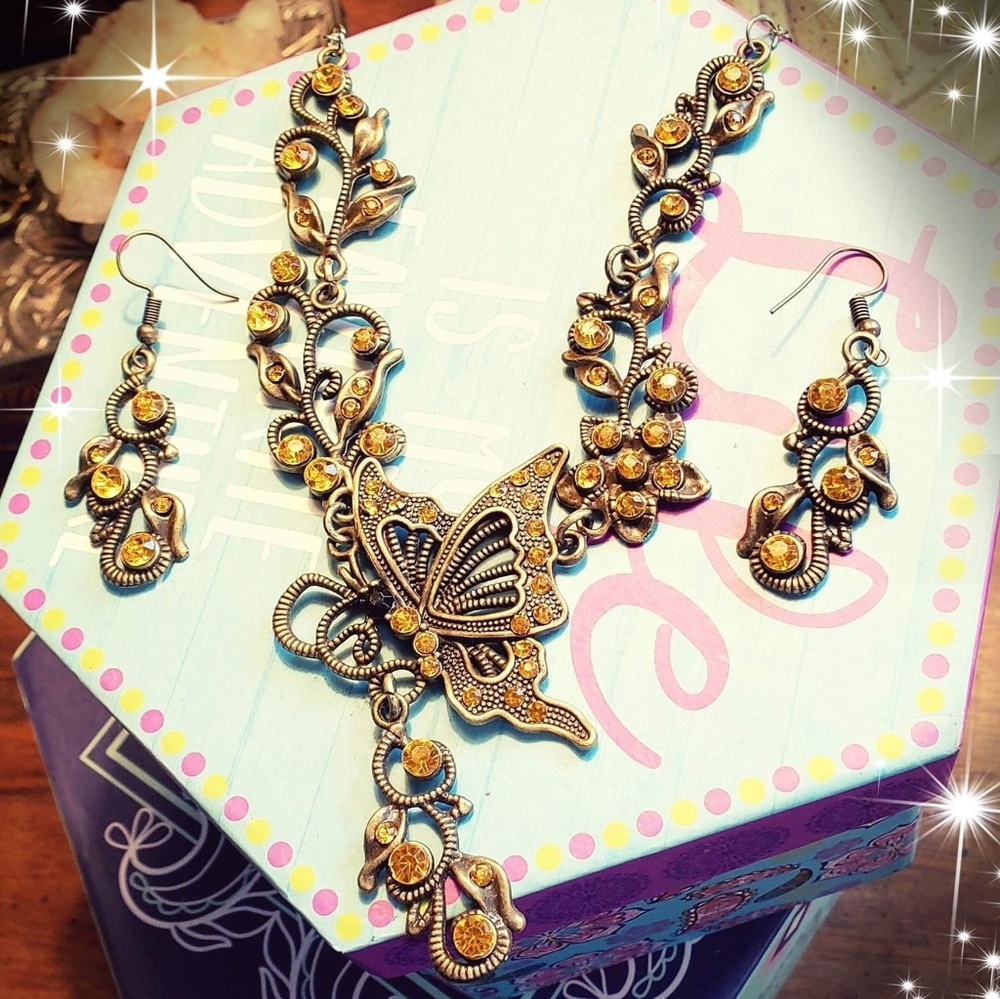 Butterfly Rhinestone Necklace & Earrings Set